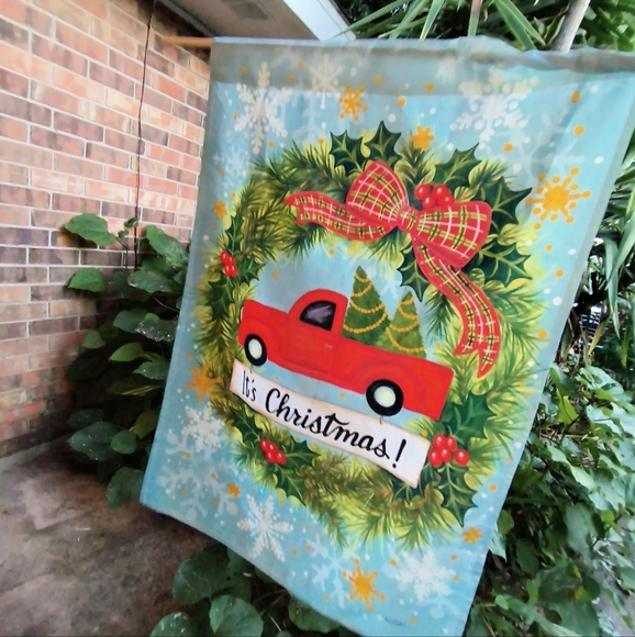 Large Annie Lapoint Christmas Garden Flag - Picture 1 of 5